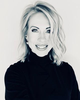 Photo of Dr. Jennifer Nanson, Pre-Licensed Professional, MA, PsyD