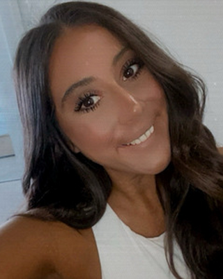 Photo of Eryn Vinci, Licensed Social Worker