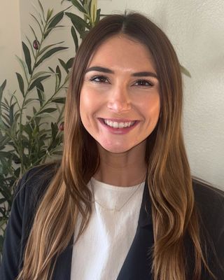 Photo of Jenna Dahl, Associate Clinical Social Worker, MSW, ACSW