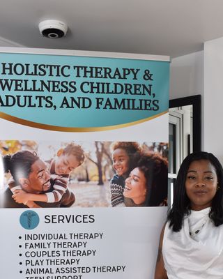 Photo of Dr. LaKeisha Thomas, Clinical Social Work/Therapist, PhD, LCSW, DSWc, AAT, Doula