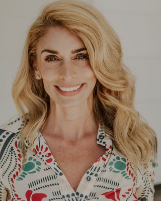 Photo of Kelley Johnson, Clinical Social Work/Therapist, MSW, LCSW, CCHt, CSTIP