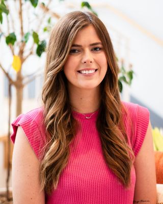 Photo of Zoe Warhurst, LMSW