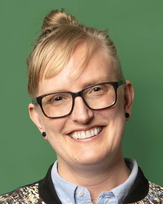 Photo of Anine Cummins (they/them) - Ginger Cat Counselling, Counsellor in Newcastle, NSW