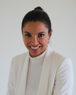 Photo of Tati Silva in Docklands, London, England
