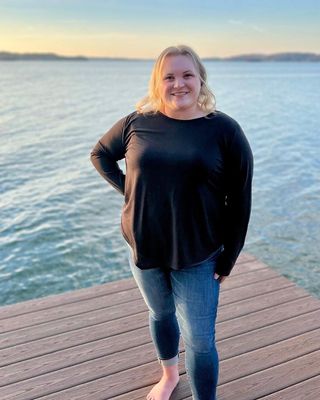 Photo of Lindsey Higgins, Licensed Social Worker, LSW, MSW