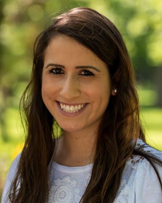 Photo of Arielle Xiong, Licensed Professional Counselor, MA, LCPC