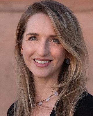 Photo of Tana Jay von Isser, Clinical Social Work/Therapist, LCSW, CHT