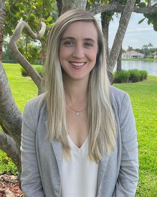 Photo of Nicky Keet, Registered Mental Health Counselor Intern, MA