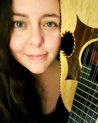 Photo of Iliana Fernandez, MT-BC