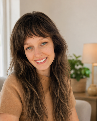 Photo of Fox Aven Convey, Professional Counselor Associate, MA, RYT-500