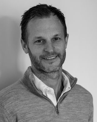 Photo of Oliver Dicker, Counsellor in London, England