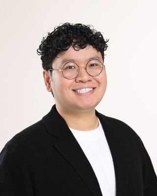 Photo of Christian Homniyom, LMSW