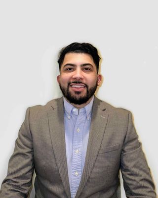 Photo of Roberto Ramos Jr., Pre-Licensed Professional, LMSW