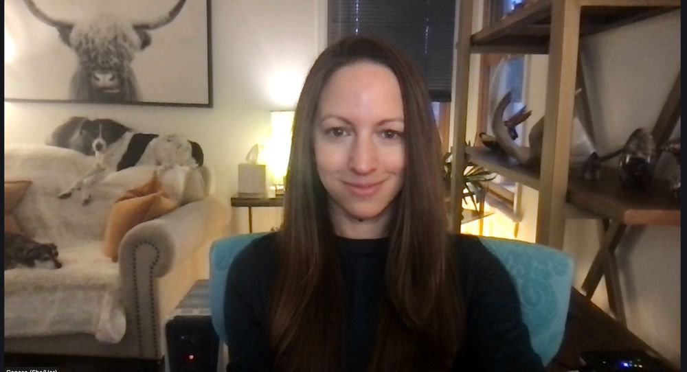 Welcome to my zoom room in the dog palace. If you meet me in person, you will be accompanied by the little one.