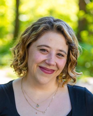 Photo of Emma Shakarshy, Clinical Social Work/Therapist, LCSW
