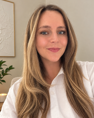 Photo of Victoria Schwulst, Registered Counsellor, BSocSci Hons
