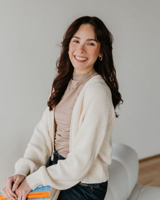 Photo of Elisa Hernandez, Pre-Licensed Professional, MAS, AMFT