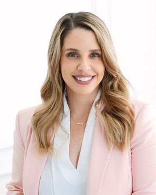 Photo of Najwa Mohamed, Psychologist, PsyD, LCP