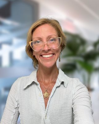 Photo of Jackie Friend, Psychologist, PsyD, LMFT
