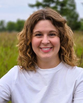Photo of Alyx Tabas, Marriage & Family Therapist, MMFT
