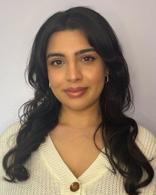 Photo of Ezza Shahzada, Registered Psychotherapist (Qualifying) in Whitby, ON