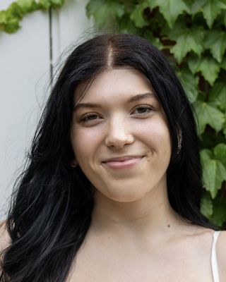 Photo of Fiona DuBois, Pre-Licensed Professional, LSW