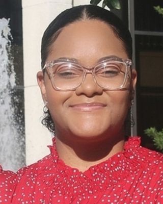 Photo of Shenelle Sendar, Counselor