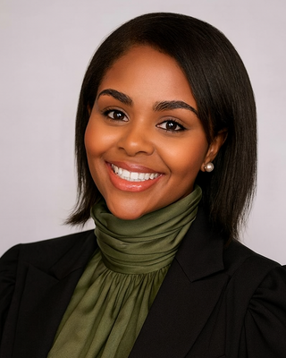 Photo of Shantel Valyan, LMSW