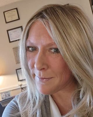 Photo of Larissa Leanne Smith, Clinical Social Work/Therapist, Hyp Sp, EMDR Sp, Reiki