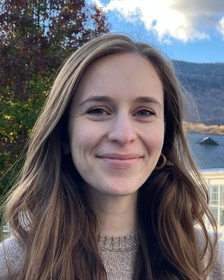 Photo of Chloë Walker, Clinical Social Work/Therapist, LICSW