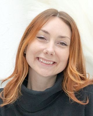 Photo of Alexis Varselona, Clinical Social Work/Therapist, MSW, LCSW