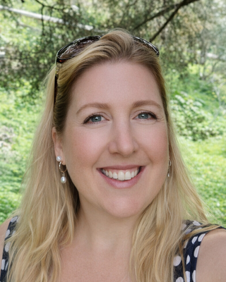 Photo of Lindy Saunders, Counsellor, MBACP Accred