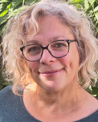 Photo of Laura Larkin, Psychotherapist, MNCPS Acc.
