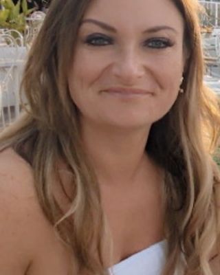 Photo of Dr Rebecca Elizabeth Hewitson, Psychologist, PhD, HCPC - Couns. Psych.