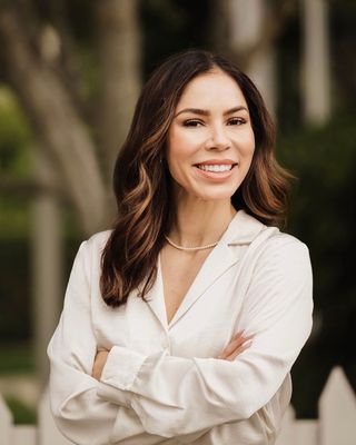 Photo of Danielle Grace Perez, Marriage & Family Therapist, LMFT