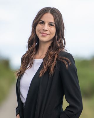 Photo of Emily Maxwell, Counsellor, RCC, RSW