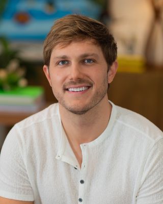 Photo of Derek Siegel, Marriage & Family Therapist Associate, AMFT, APCC