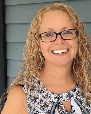 Photo of Donette Sandlin, Licensed Social Worker, MSW, LSW