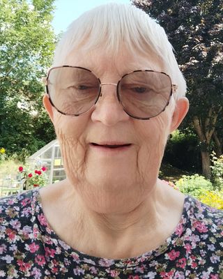 Photo of Jill Edwards, Counsellor, MSc, MBACP Accred