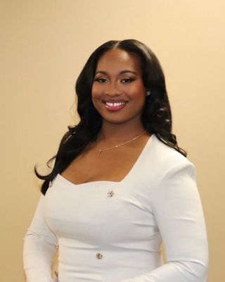 Photo of Vinicia Magee, Pre-Licensed Professional, MHS, PLPC