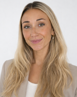 Photo of Julia Litrenta, Pre-Licensed Professional, MSW