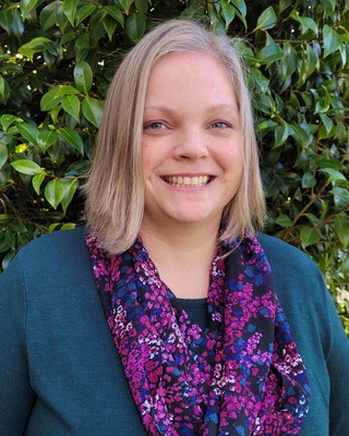 Photo of Christine Head, Clinical Social Work/Therapist