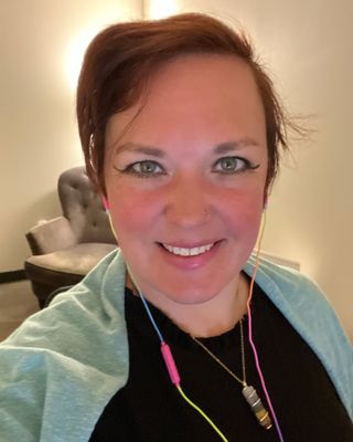 Photo of Julie Paradeis, Clinical Social Work/Therapist, LCSW, LSCSW