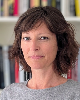 Photo of Dr Elise Riley, Psychotherapist, PsychD, ACP