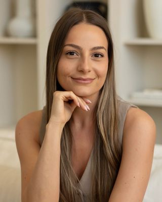 Photo of Giorgia Patistas - Therapy to Help You Regulate & Reconnect - Giorgia, Registered Psychotherapist