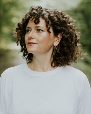 Photo of Julie Ouellet - Julie Ouellet | Sex Therapy | Couples Therapy , Registered Psychotherapist, MA, RP