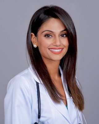 Photo of Dr. Noushin Vastani, Psychiatric Nurse Practitioner, DNP, PMHNP-C, FNP-C, APRN, BSN