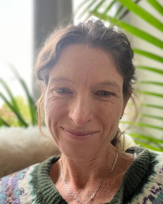 Photo of Hannah Louise Wessel, Psychotherapist, MA, UKCP Trainee