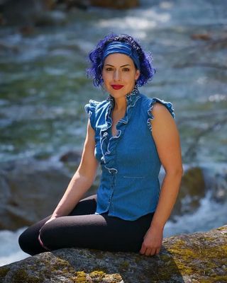 Photo of Phoenix Mandel, Marriage & Family Therapist Associate, AMFT, CSE