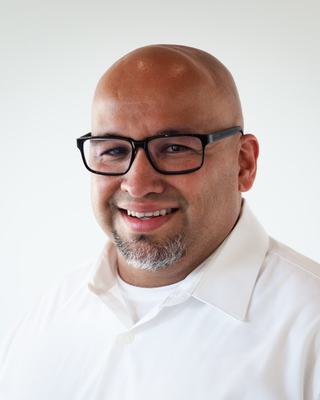 Photo of Ronnie Fernandez, Clinical Social Work/Therapist, LCSW